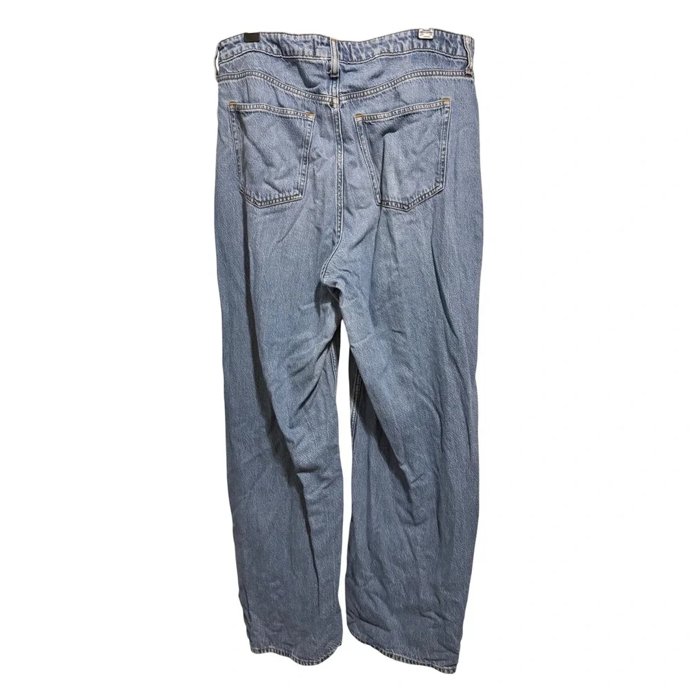 Abercrombie & Fitch these abercrombie